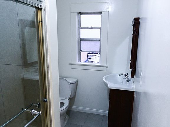 4th image of 607 N St Andrews Pl APT 5