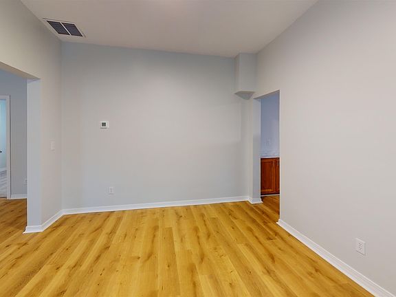 4th image of 446 Kane St