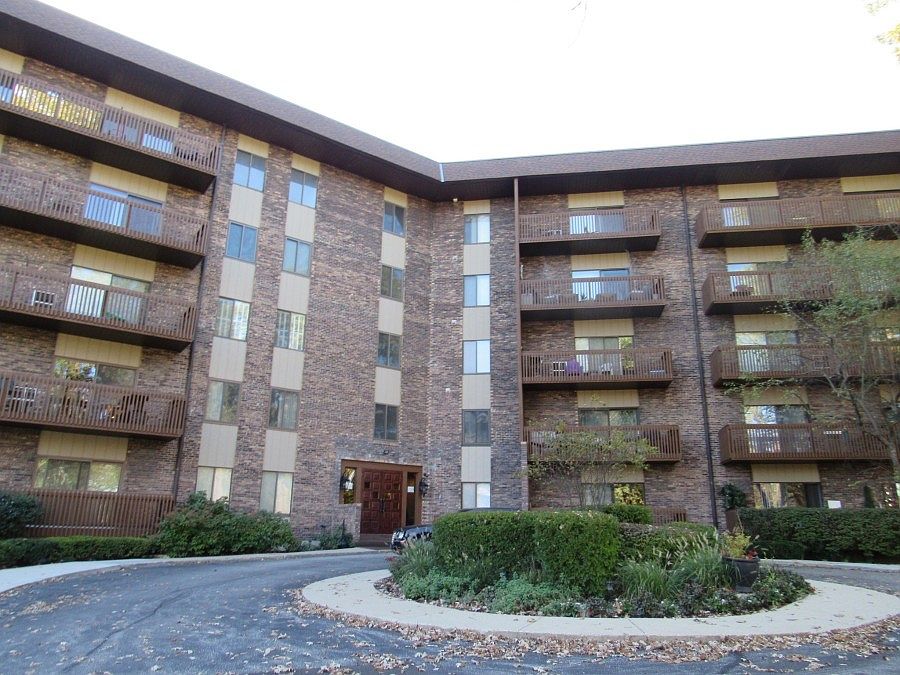 1st image of 120 Lakeview Dr APT 502