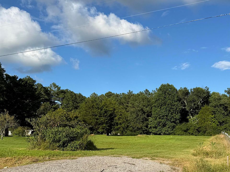 2nd image of 23930 Flanagan Rd