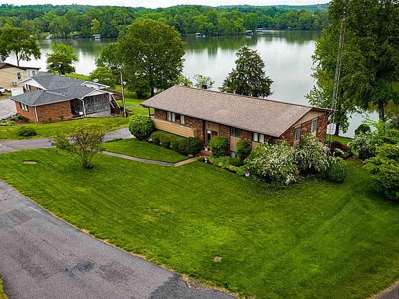 2nd image of 204 Canton Lakeshore Dr