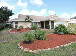 516 Boxwood Ln, Englewood, FL 34223