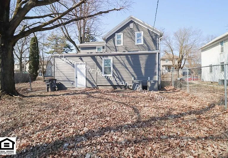 2323 Fox Ave — Photo 11