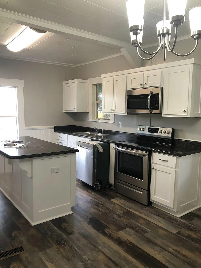 2 bed, 950 sqft, $1,295 — Photo 2