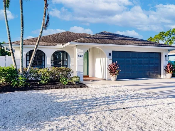 842 99th Ave N, Naples, FL 34108