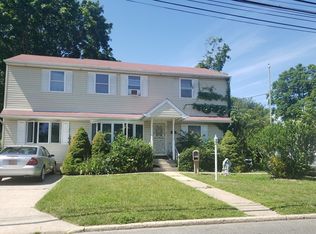 5 21st Ave, Bay Shore, NY 11706