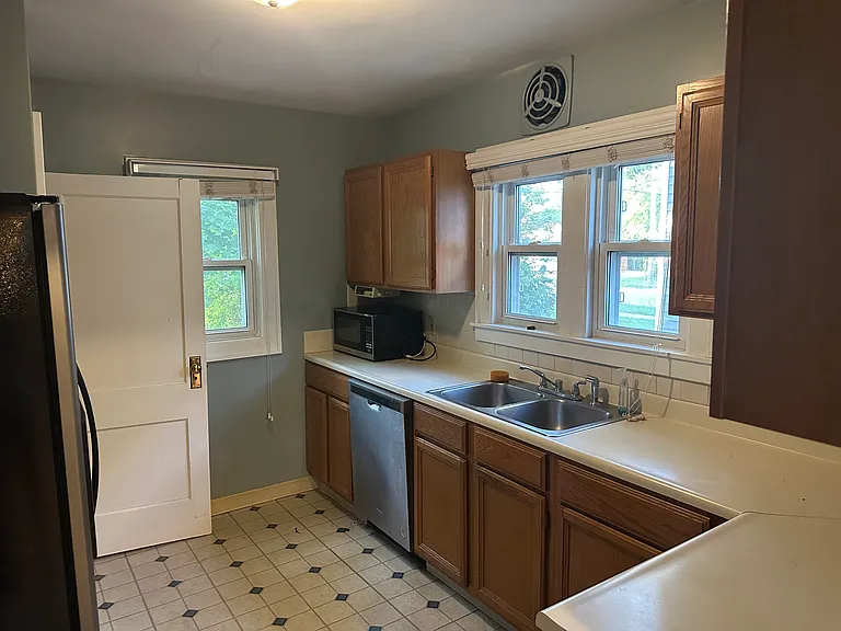 1005 Veto St NW — Photo 10