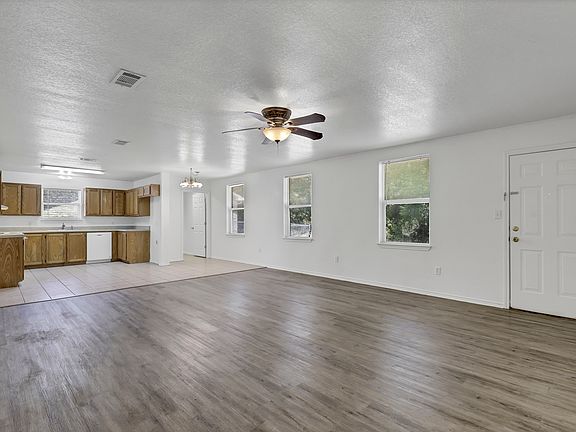 4th image of 206 Bobbie Ann Ct