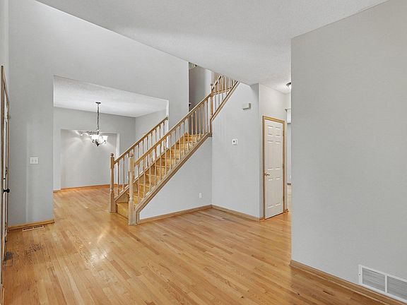 5th image of 3006 Frank St