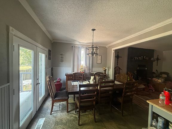 5th image of 621 N 10th St