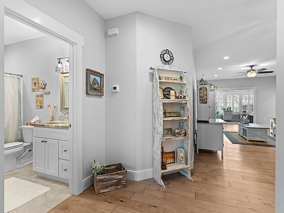 4th image of 3028 Villas Creekside Dr