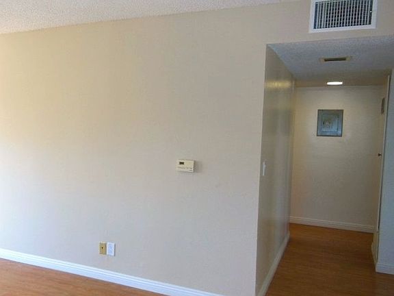 Living Room/Hallway