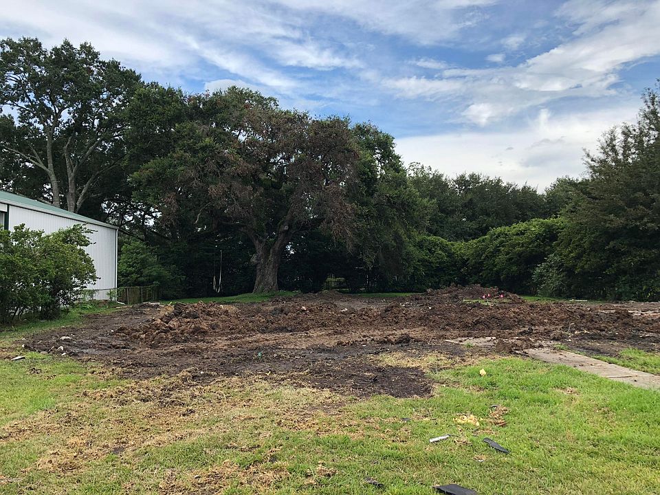 2nd image of 208 Lewis St #0