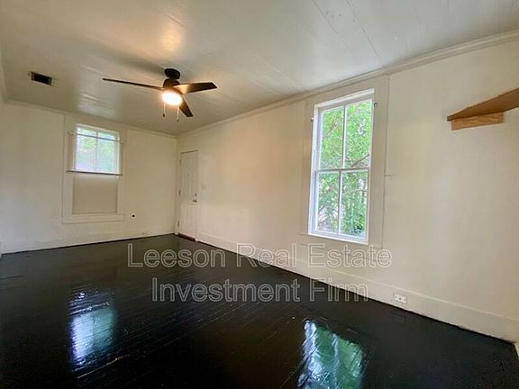 3rd image of 455 Egan St