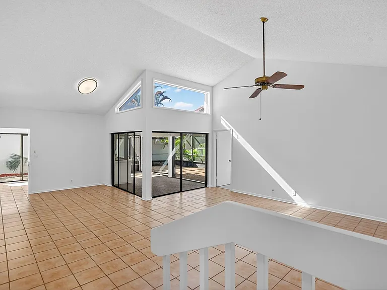 661 Hollows Cir — Photo 27