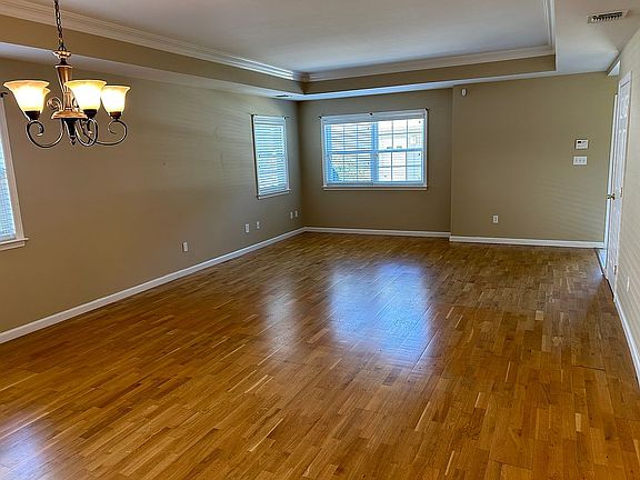 5th image of 301 Aerie Way