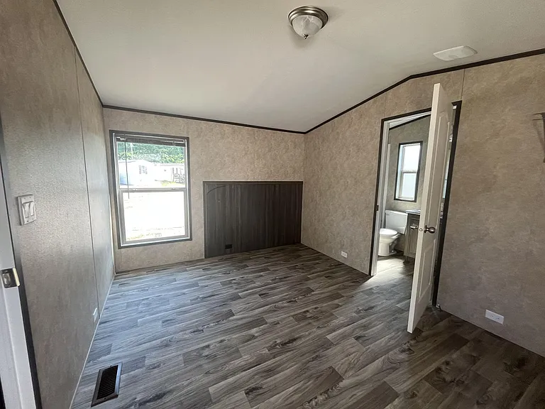 4144 Thomas St — Photo 7