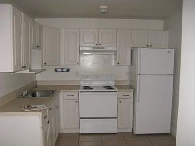 2nd image of 135 NE 12th Ave #135