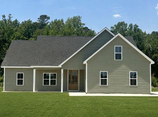 331 Crepe Myrtle Rd, Burgaw, NC 28425