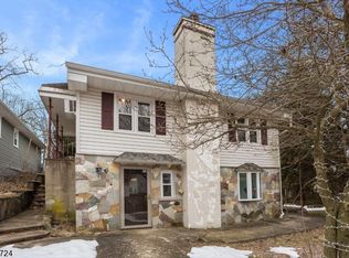 303 Idalroy Trl, Hopatcong, NJ 07843