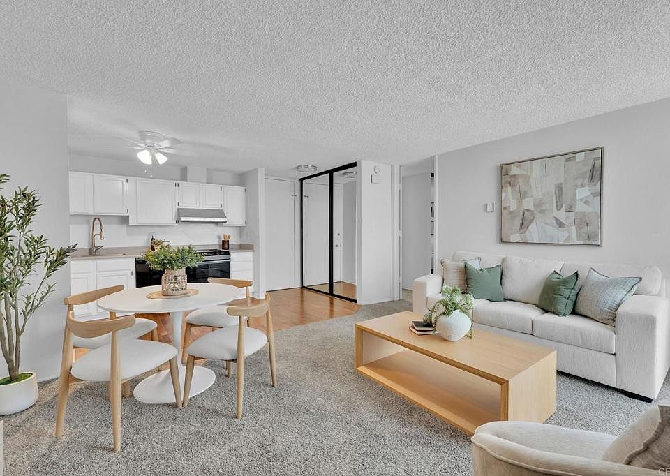 1st image of 3050 Rue D'orleans #421