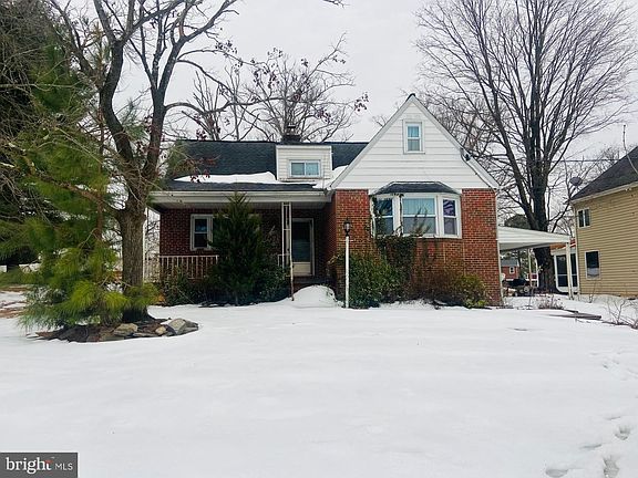 3rd image of 4207 Halbert Ave