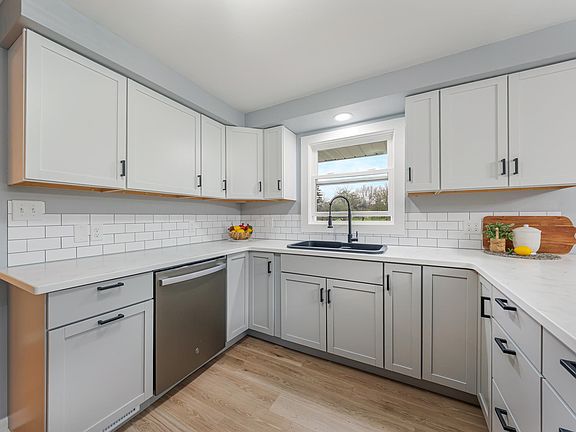 5th image of 1034 S Ridge Ln