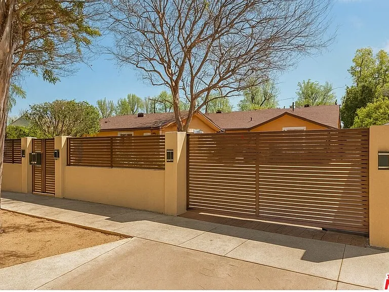 5240 Buffalo Ave — Photo 12