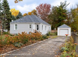 1620 Comfort St, Lansing, MI 48915