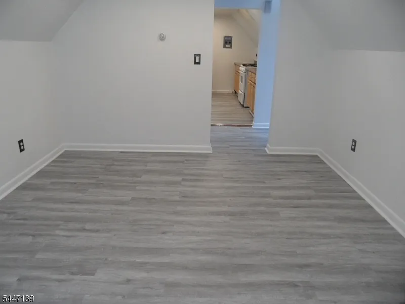 1 bed, 1.0 bath, $1,400 — Photo 3