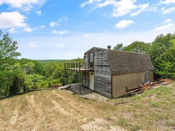 5th image of 419 Private Road 1758