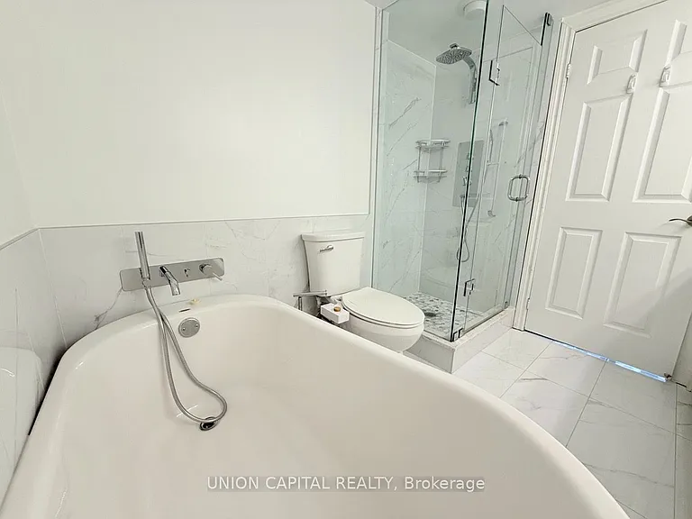 78 Harrison Garden Blvd #1007 — Photo 9