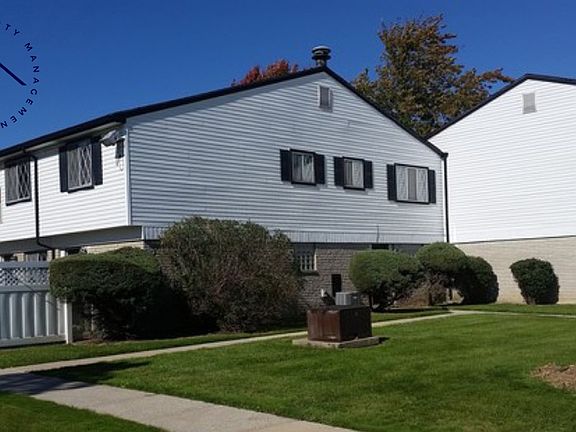 2nd image of 24895 Mayfair St #24891