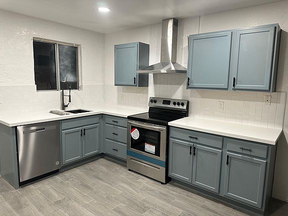 2nd image of 2520 W Vista Ave APT C