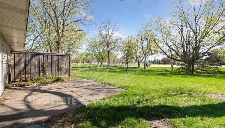 8327 Victoria Dr — Photo 4