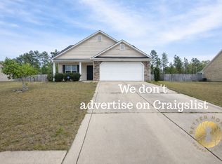 292 Feathers Ln, Raeford, NC 28376