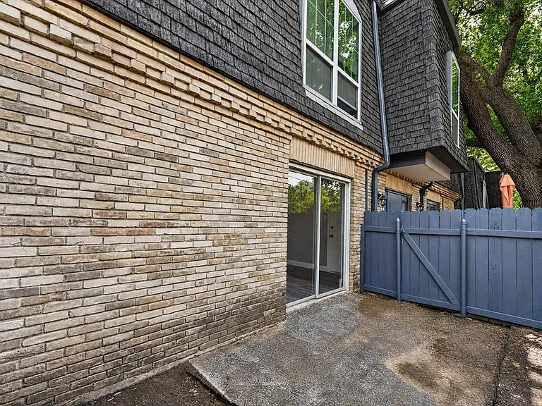5033 Cedar Springs Rd — Photo 29
