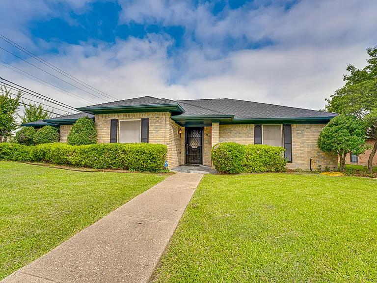 917 Meadowgate Dr — Photo 5