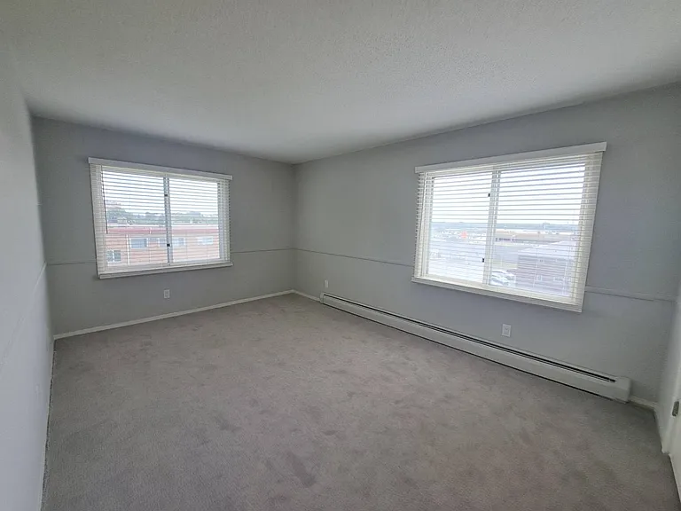 Corinthian Apartments — Photo 6