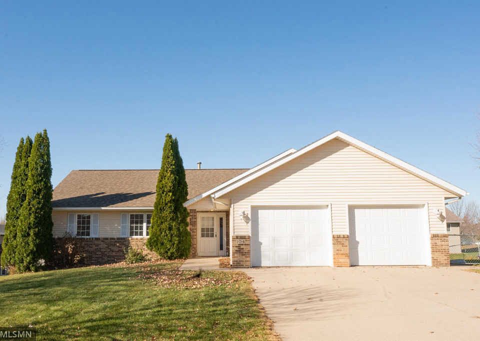 1st image of 104 Creekside Dr