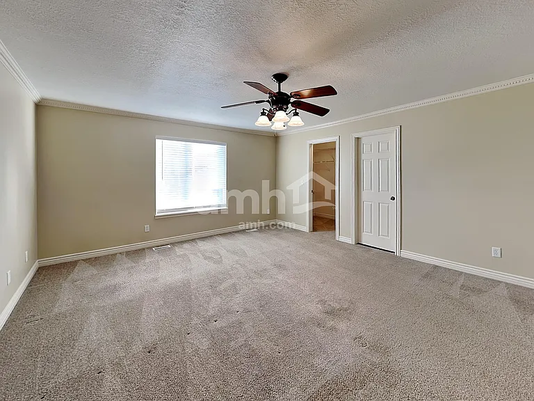 4006 E Dillons Dr — Photo 6