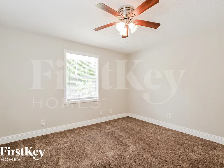 531 Martin Place Blvd — Photo 10