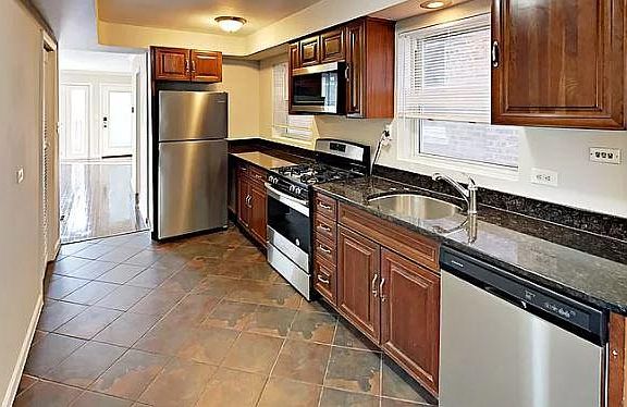 2nd image of 2521 N Luna Ave #1
