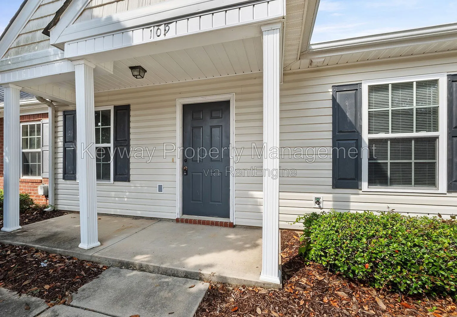 2 bed, 2.0 bath, 1092 sqft, $1,340 — Photo 2