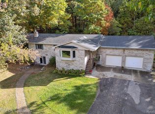 1310 N Garner Rd, Milford, MI 48380