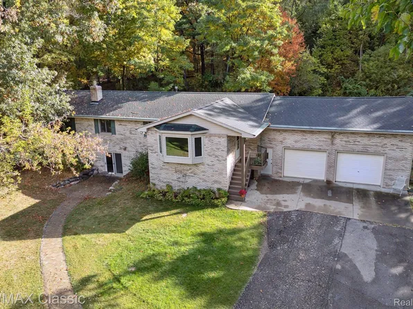 1310 N Garner Rd, Milford, MI 48380