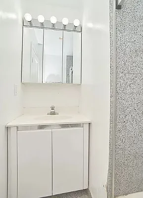 Rented by Mossanen Group | media 20