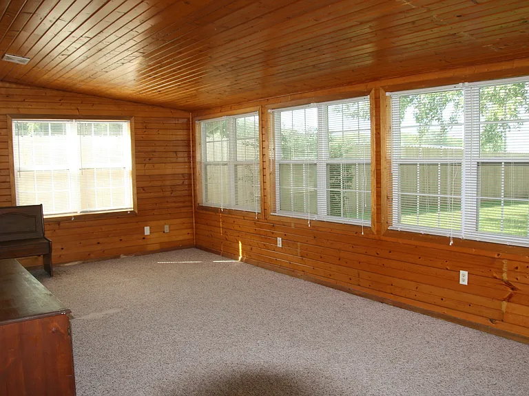 361 Sunset Dr — Photo 6