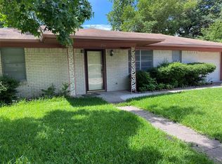 206 E 11th St, Kaufman, TX 75142