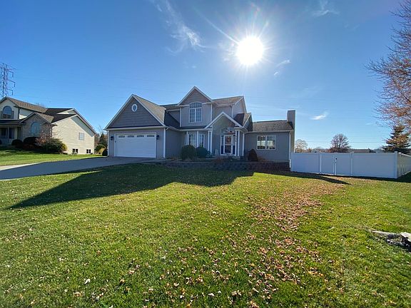 2nd image of 204 Evergreen Dr